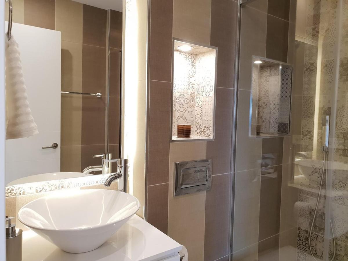 Fantastic Apartment In Front Of The Sea & Marina * Estepona
