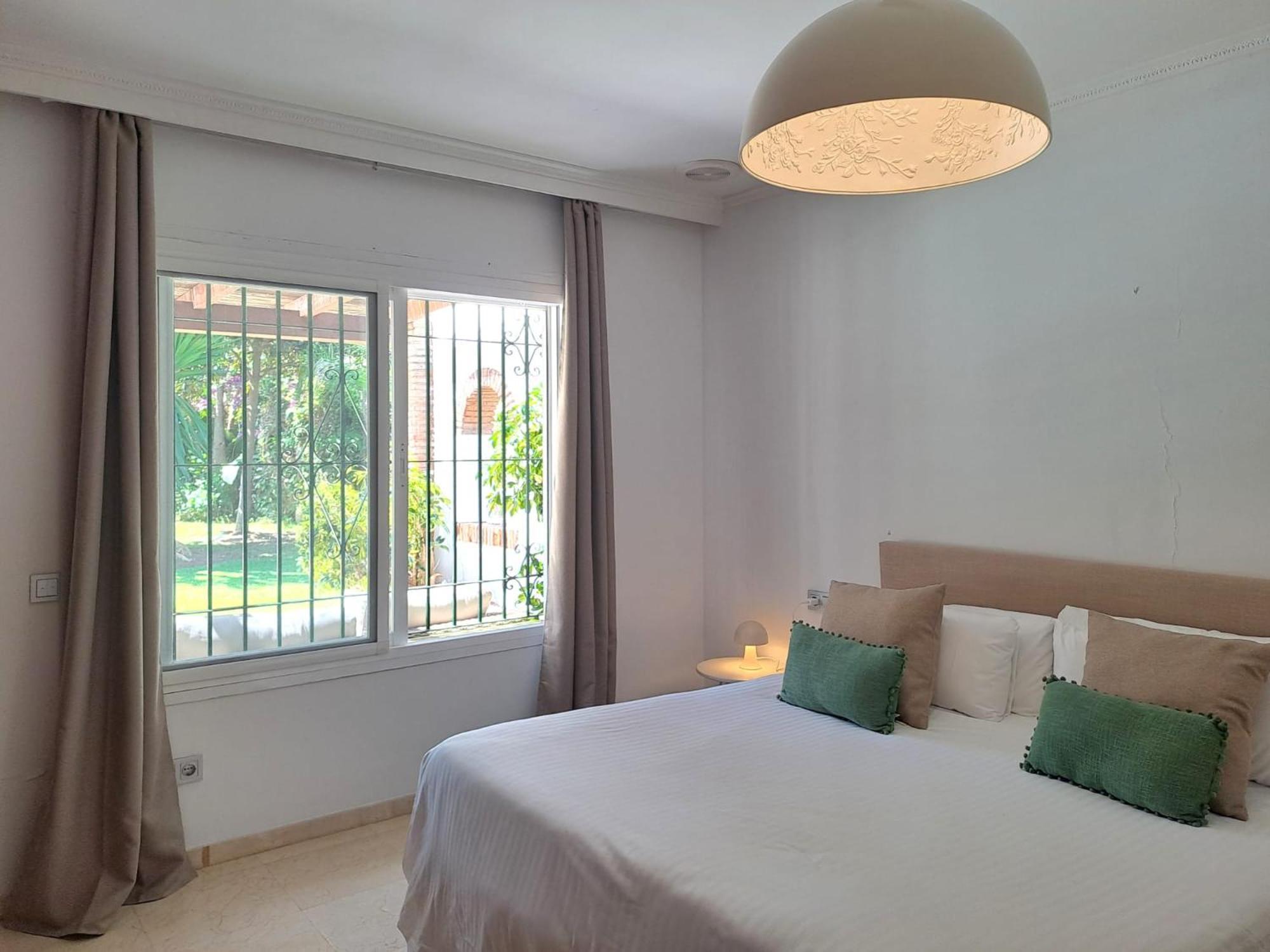 Noctua Pool And 013 * Estepona