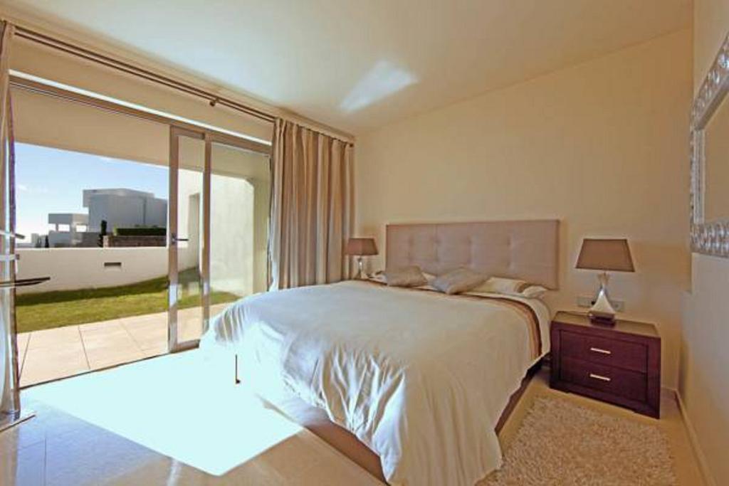 Alanda Los Flamingos Apartamento Estepona