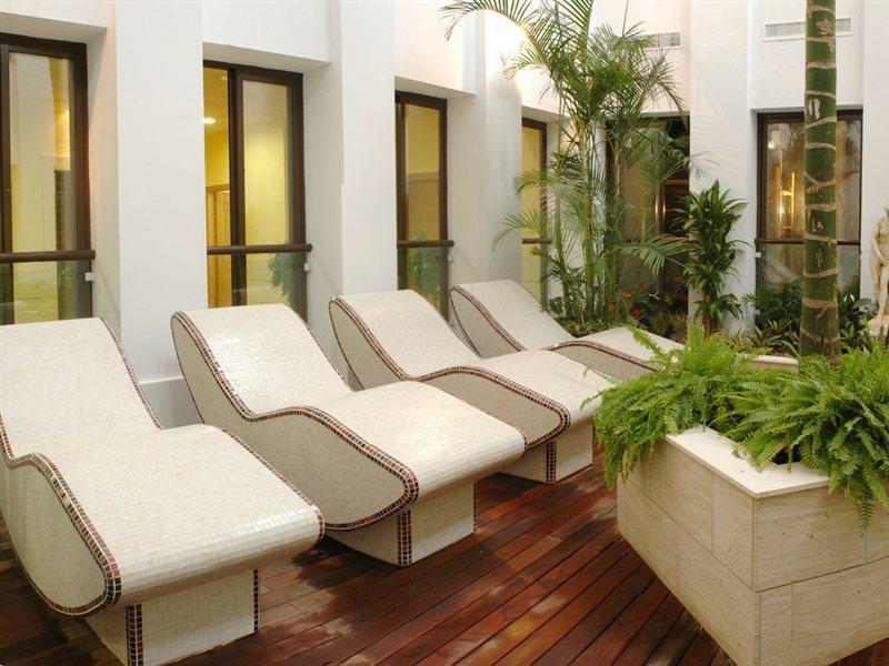 Albayt & 3* Estepona
