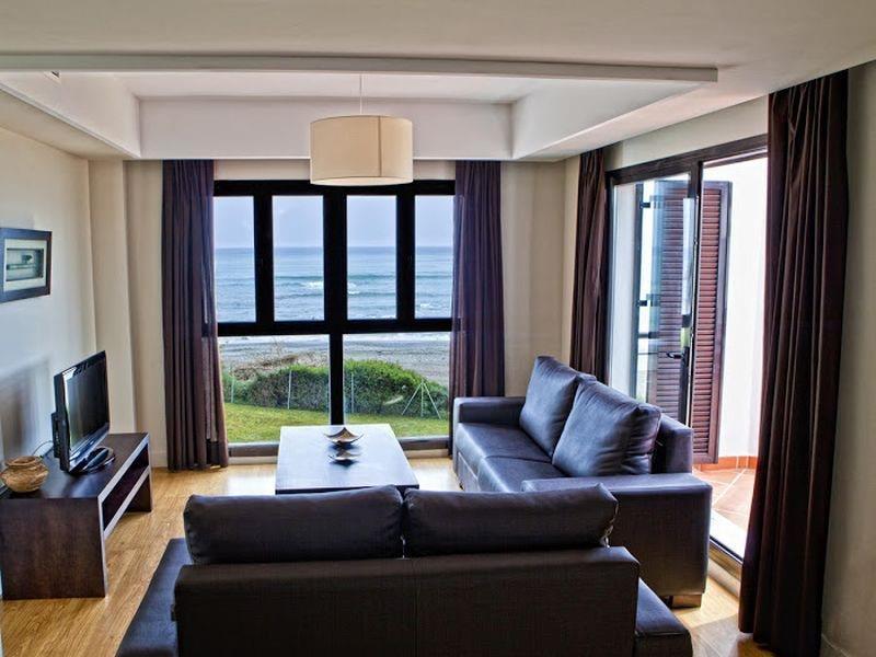 Casares Del Mar Apartment *