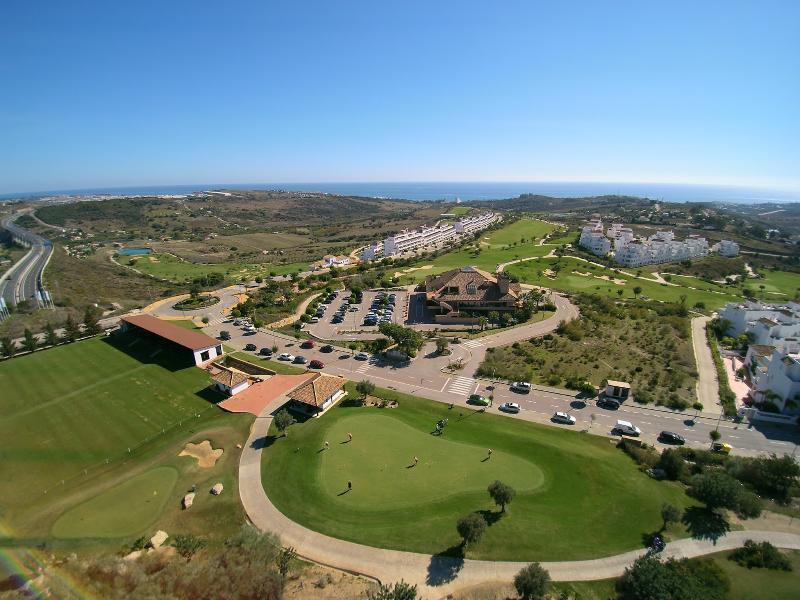 Ona Valle Golf & 4*