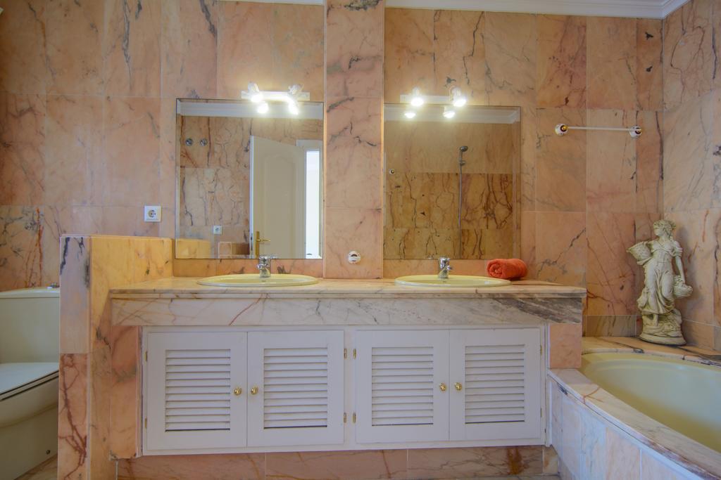 Casa de férias First Line Townhouse Venalmar