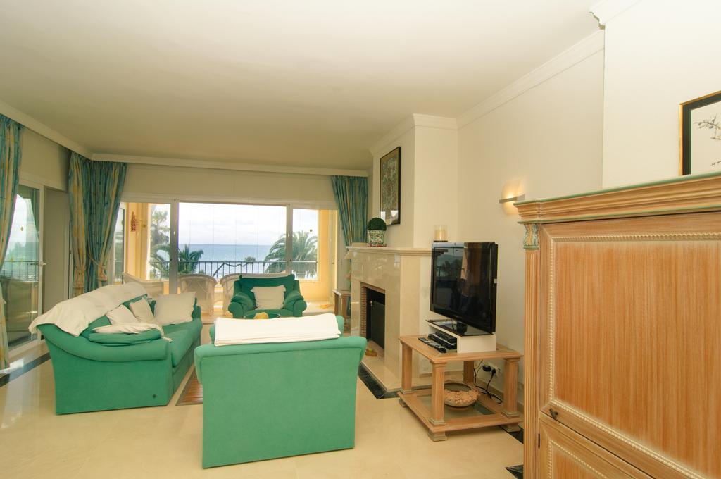 Penthouse Venalmar Holiday home *
