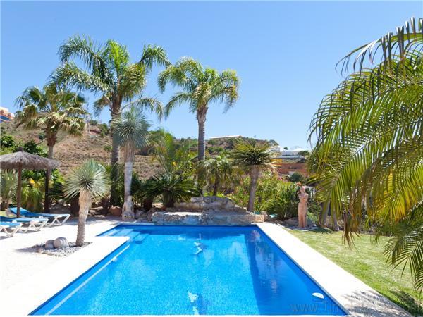 Hoja Villa *