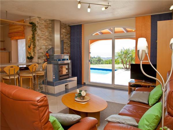 Hoja Villa Estepona