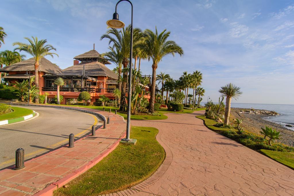 Apartment First Line Menara Beach Estepona