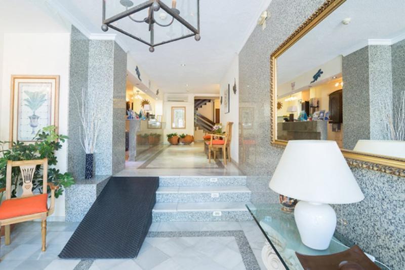 Hotel Hotel Ciudad Estepona 3*
