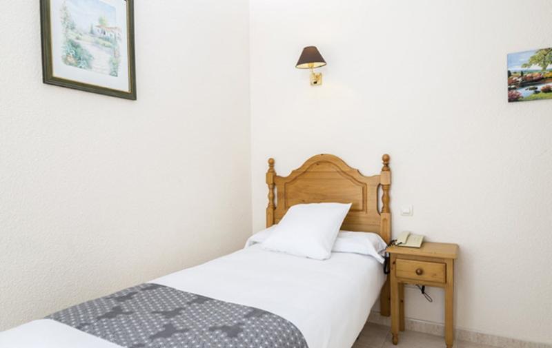 Hotel Hotel Ciudad Estepona 3*