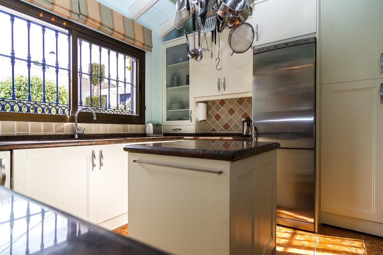 Villa Mika Private Pool - Barbecue - Wifi Estepona