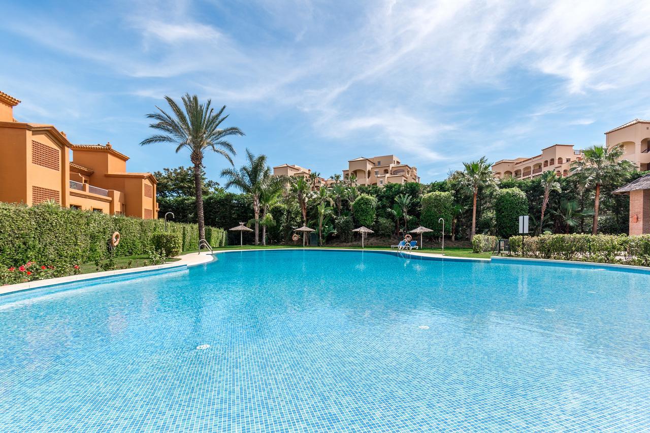 Luxury In Benatalaya Estepona