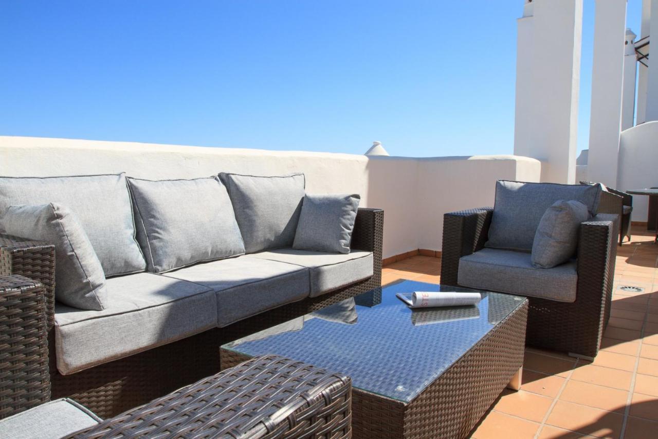 Del Golf Hills Apartment