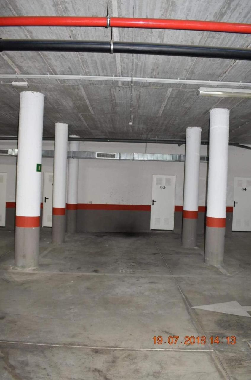2256-stunning Groundfloor In Luxury Complex! *