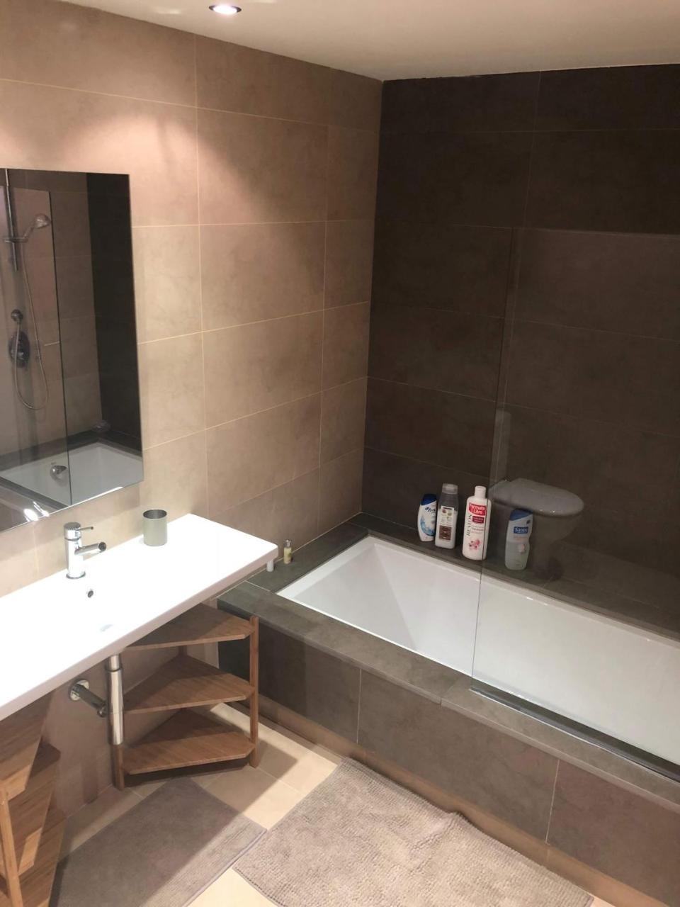 2256-stunning Groundfloor In Luxury Complex! Apartment