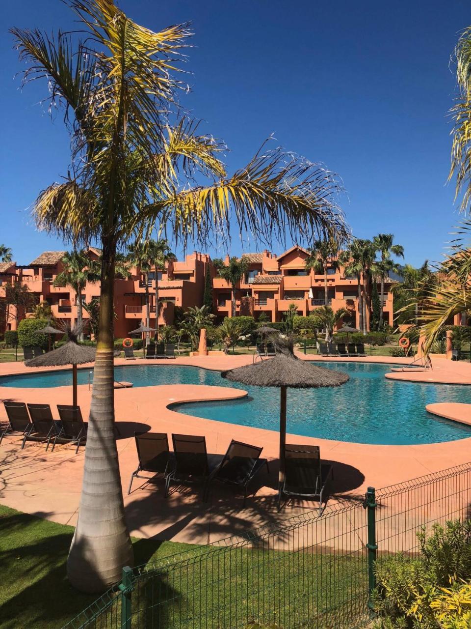 2256-stunning Groundfloor In Luxury Complex!
