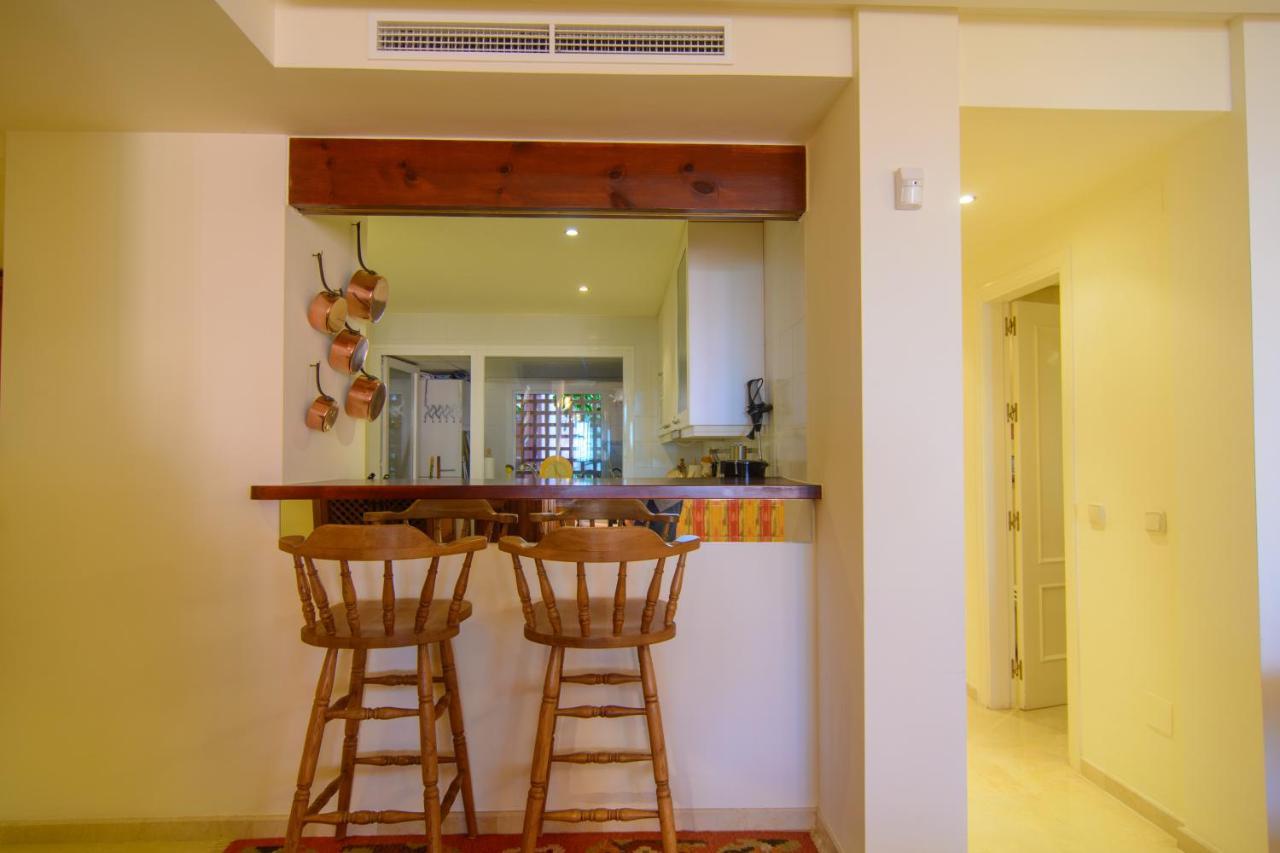 First Line Menara Beach Apartment *