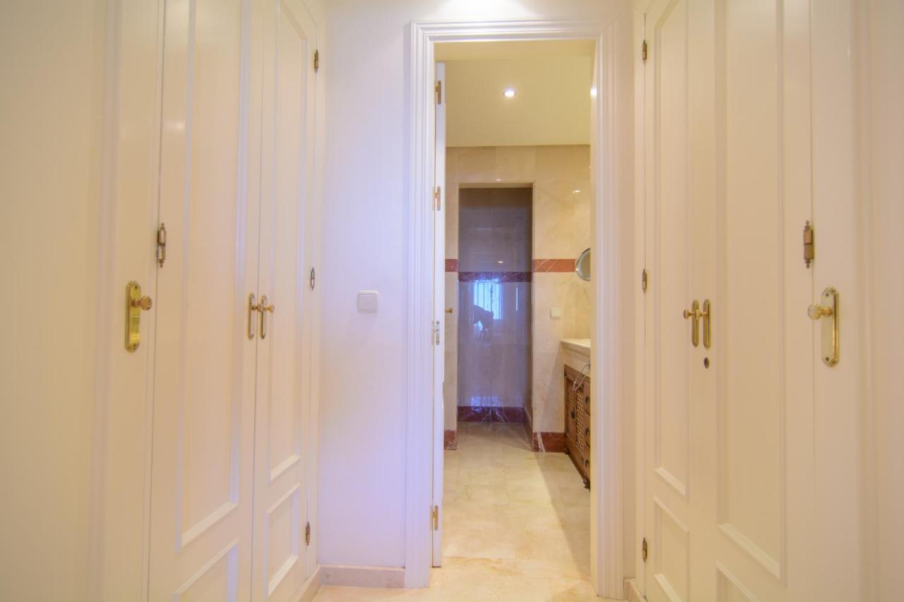 First Line Menara Beach Apartment Estepona