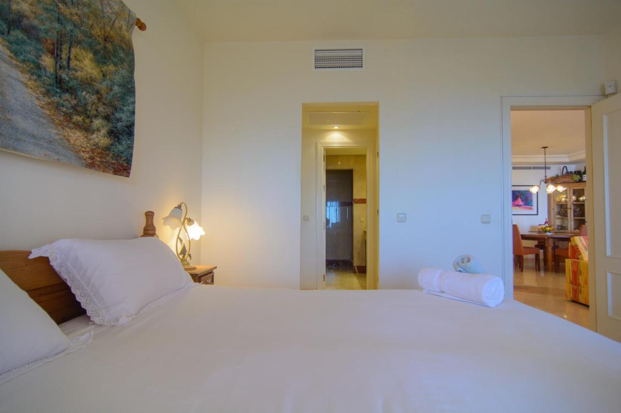 First Line Menara Beach Apartment *
