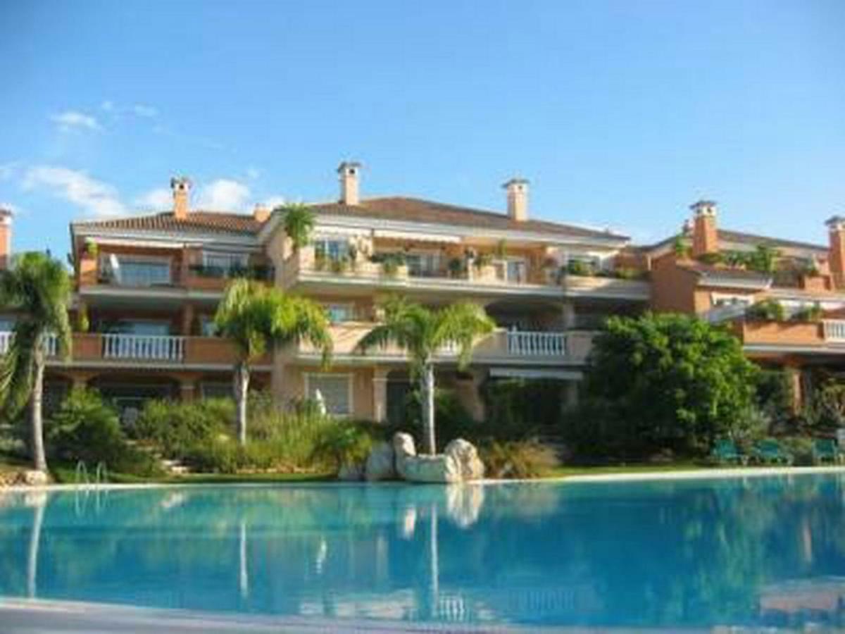 Apartment - Playa - En Urbanizacion De Park Con Jardin Pb20 Estepona