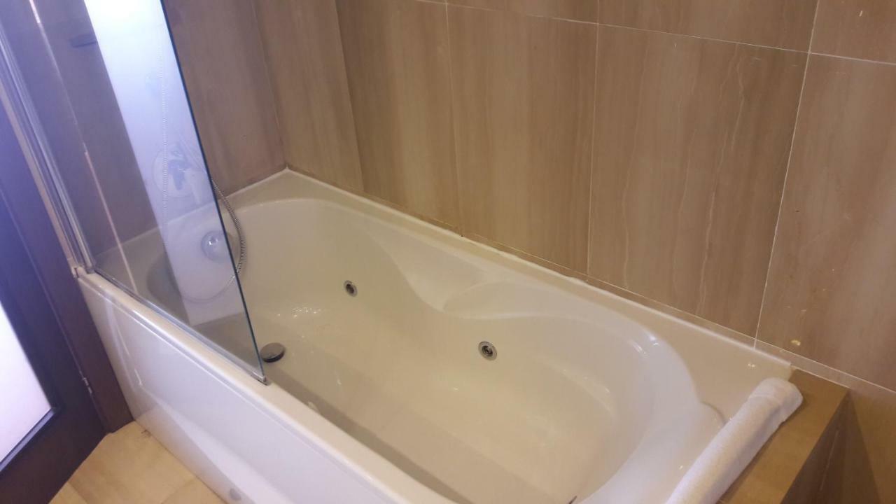 103 - With & Gym Apartment Estepona