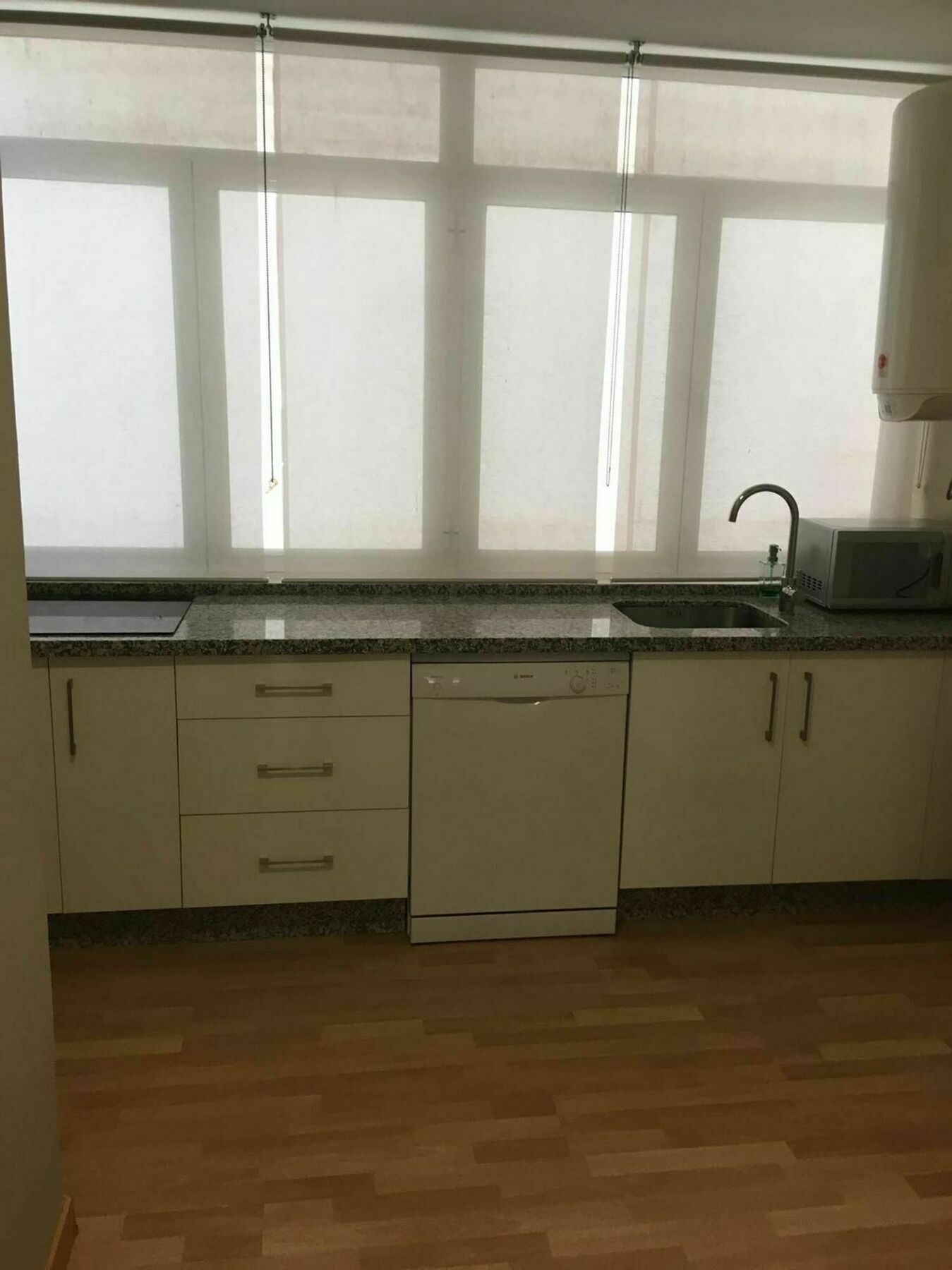 With 3 Bedrooms In Estepona, With Wonderful Sea View, Enclos Apartment *