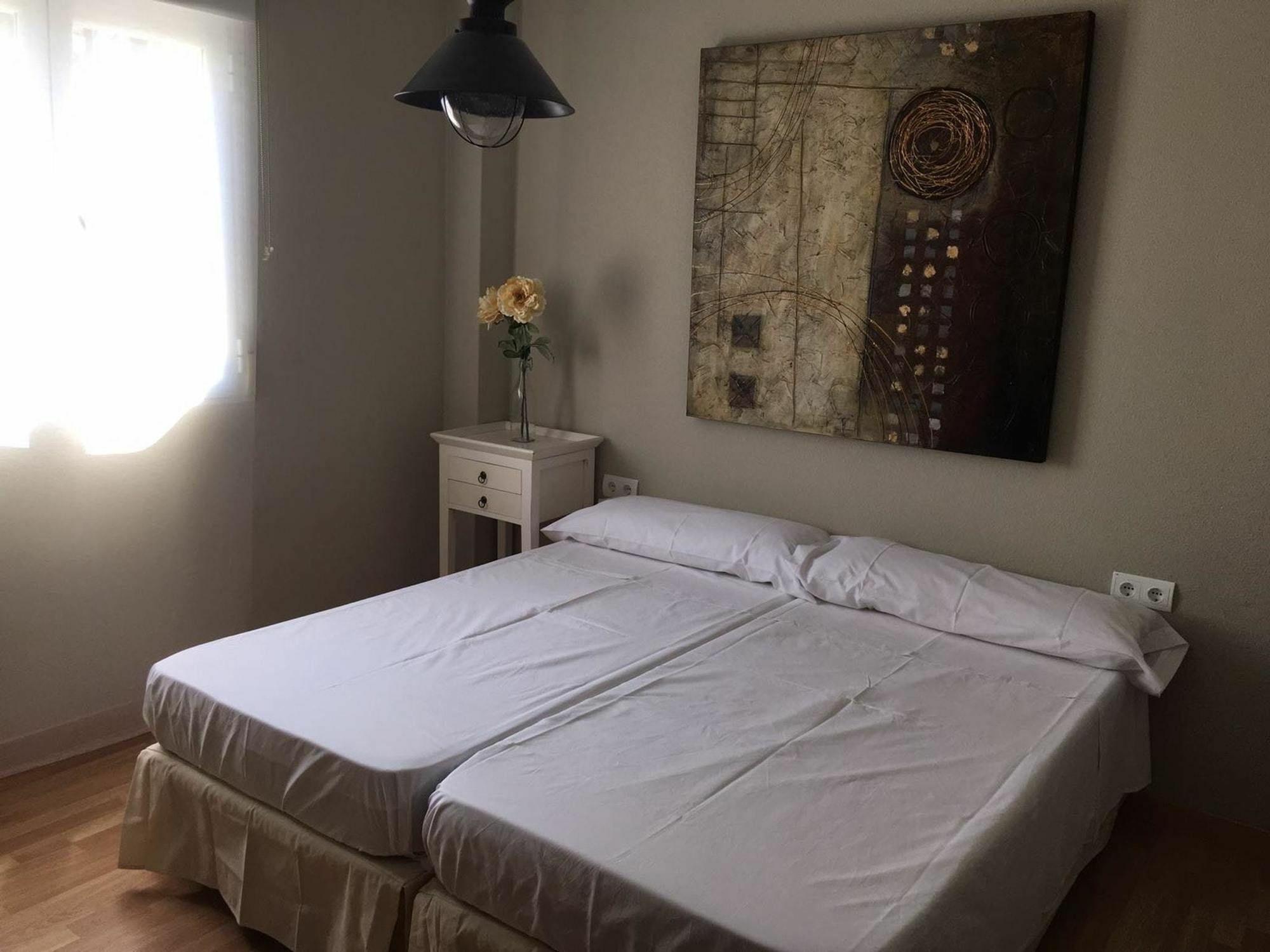 With 3 Bedrooms In Estepona, With Wonderful Sea View, Enclos Apartment