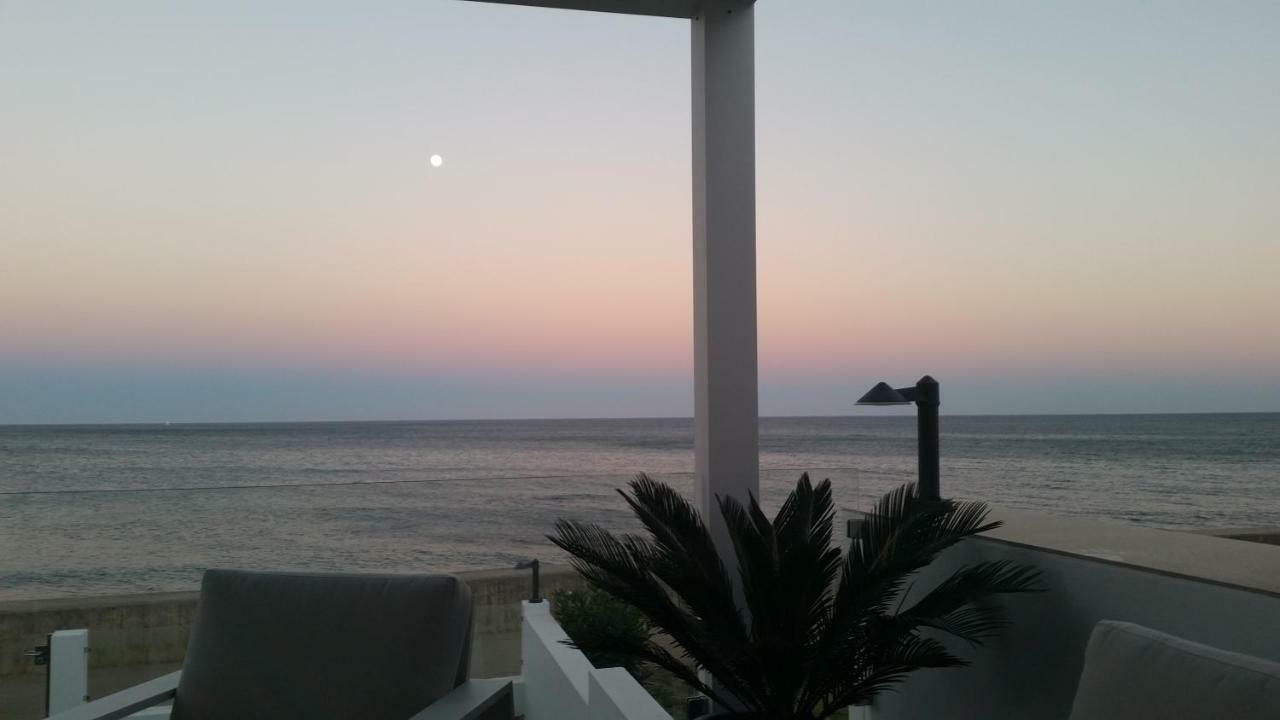 Beach-front Bahia Dorada Holiday home