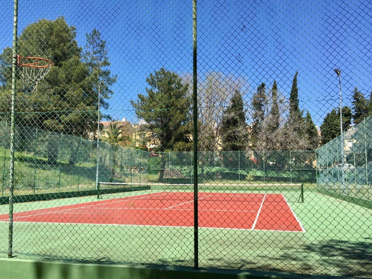 Sierra Morena 8 * Estepona
