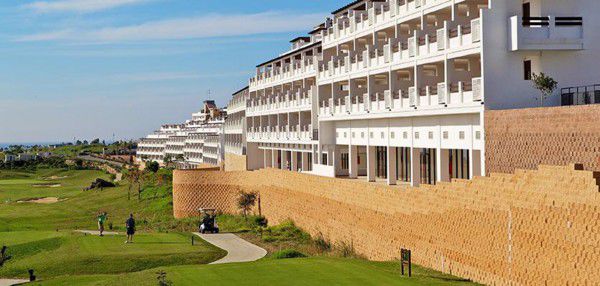Ona Valle Golf & 4*