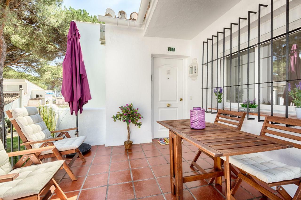 Beachside Cosy With Pool Estepona