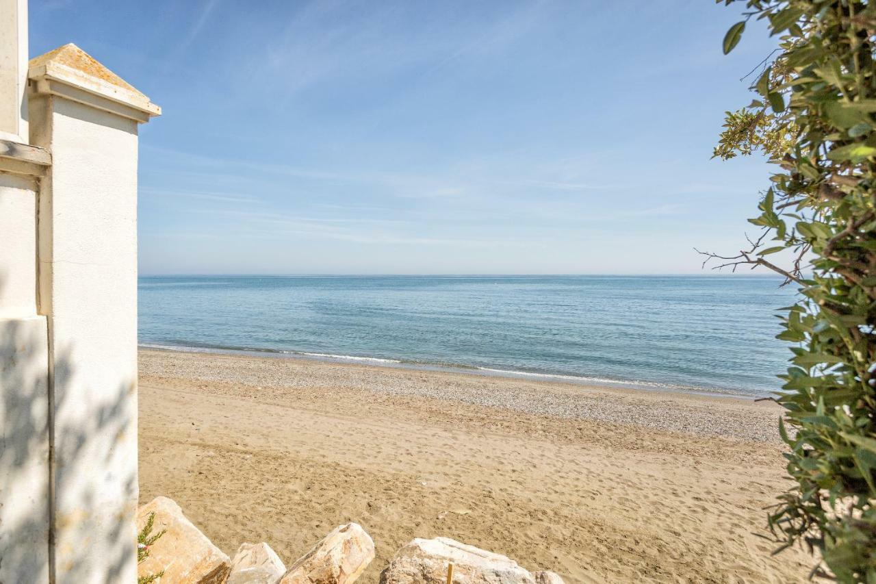 Beachside Cosy With Pool * Estepona
