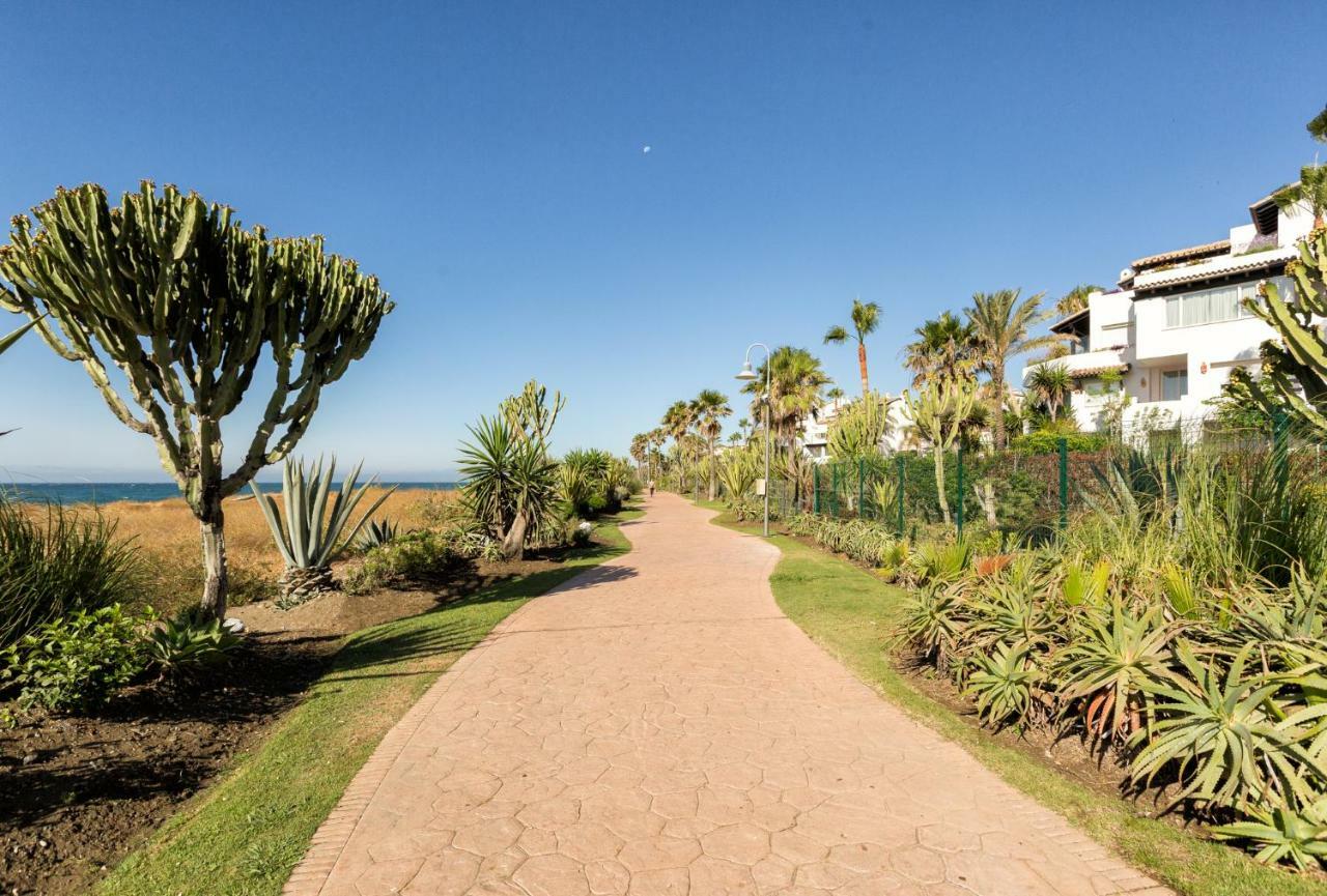 Sea & Mountain View Penthouse * Estepona