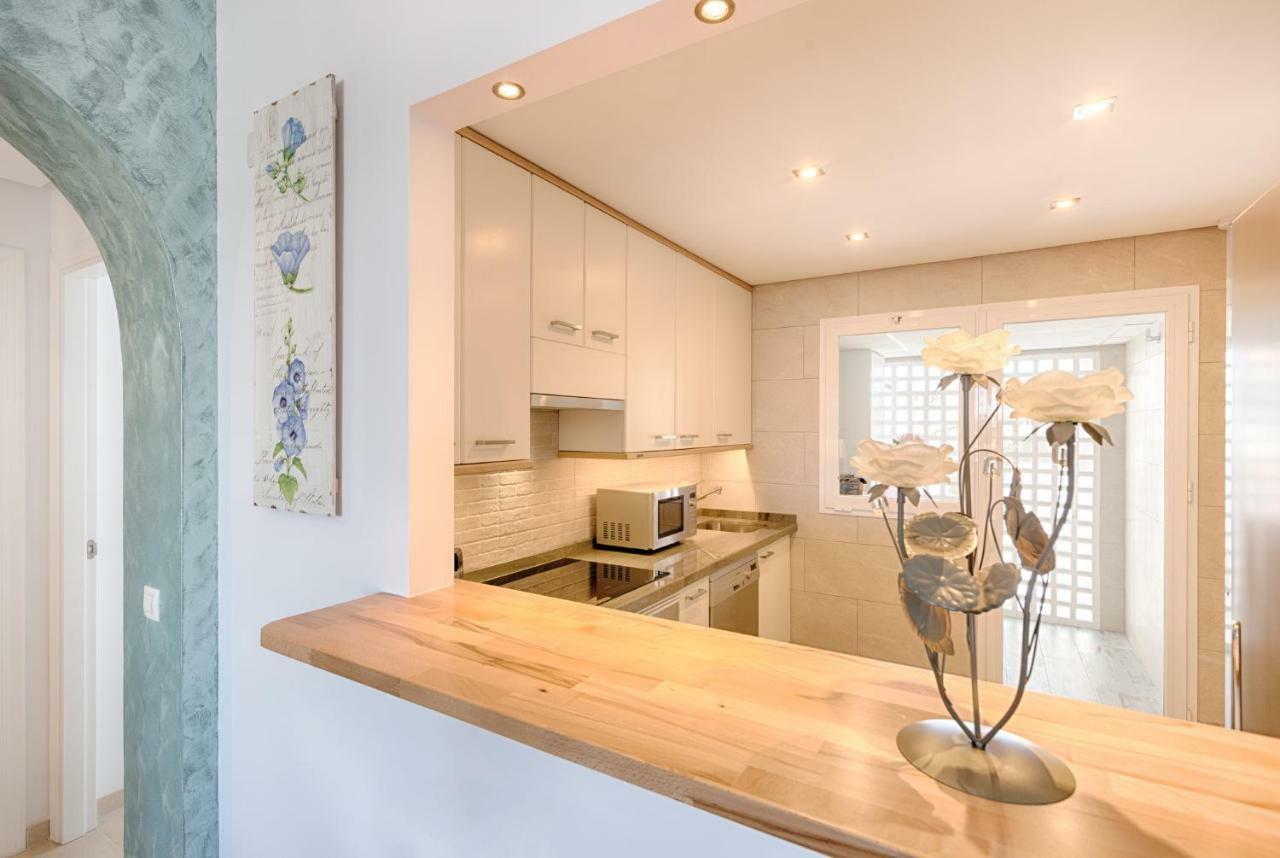 Sea & Mountain View Penthouse Estepona