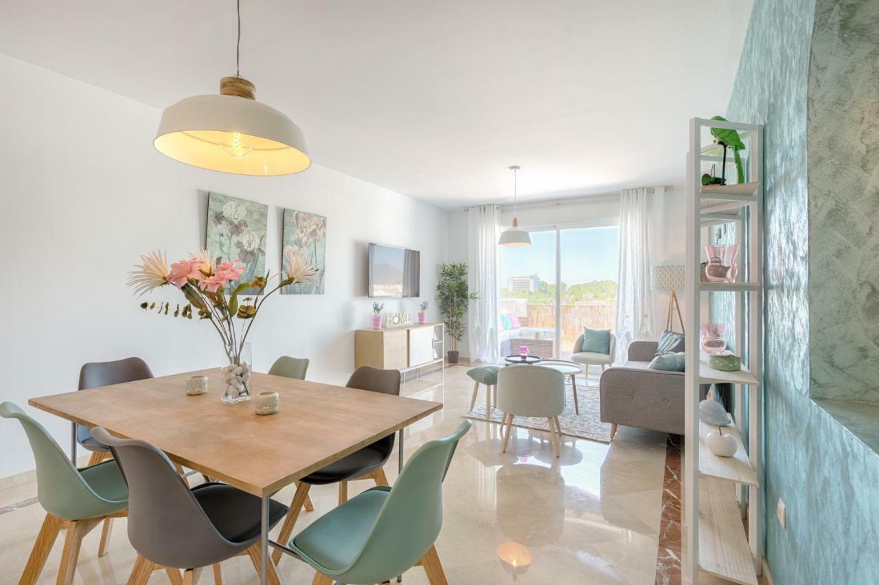 Sea & Mountain View Penthouse Appartement Estepona