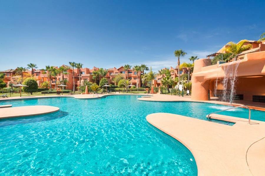 Style 2 Bedroom In The New Golden Mile Free Wifi & Parking Estepona