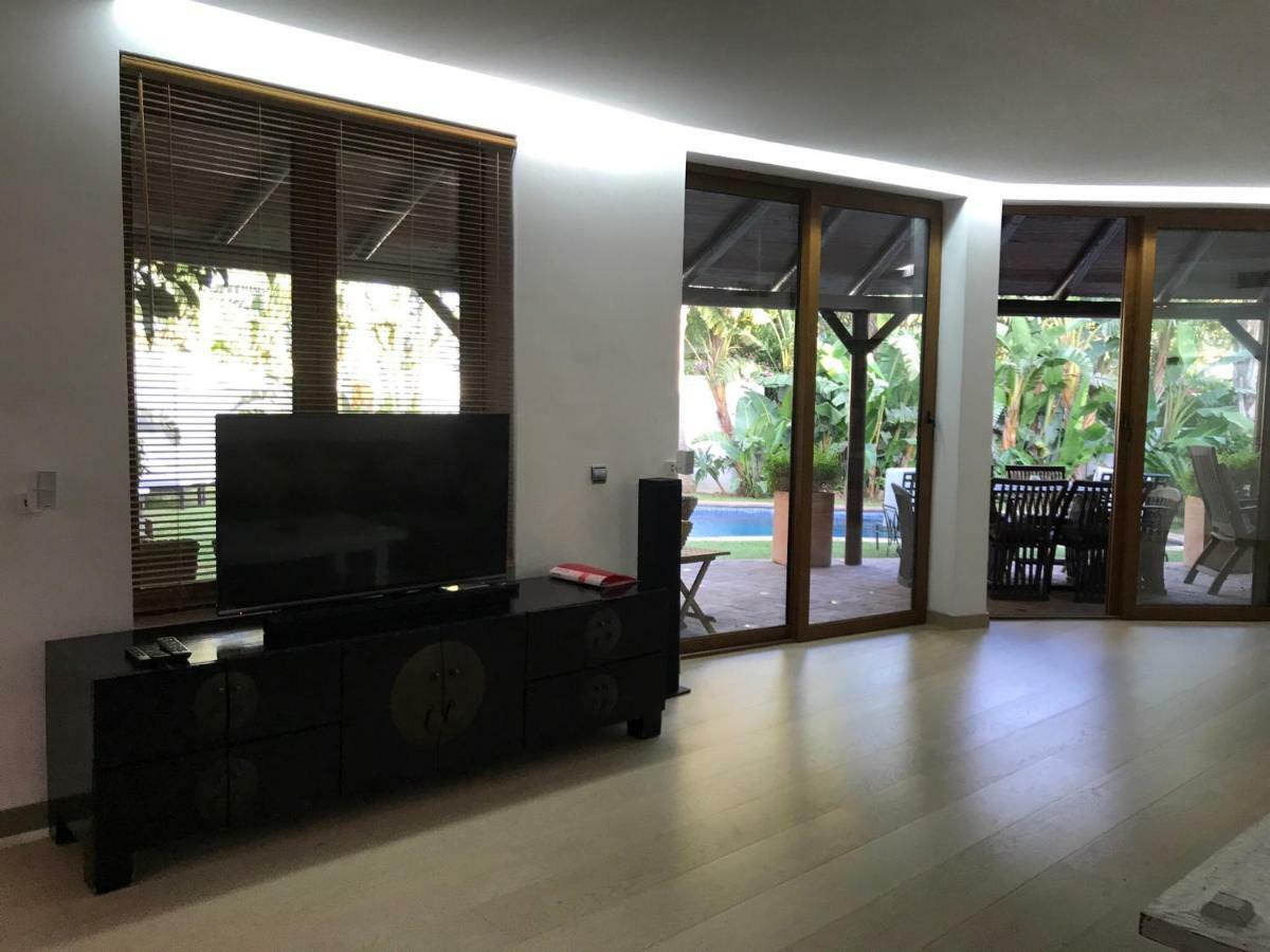 With Heated Pool And Jacuzzi Close To Puerto Banus And * Estepona