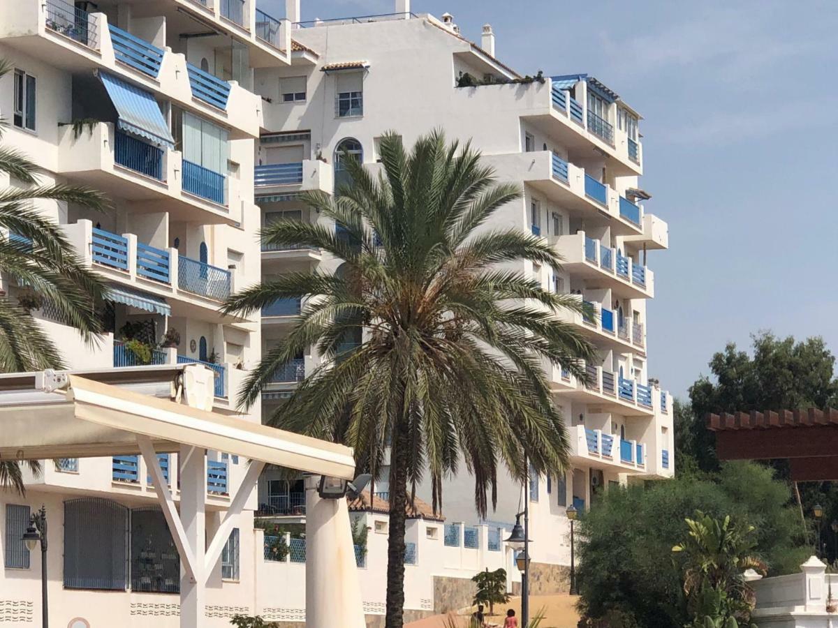 El Faro Puerto Apartment *