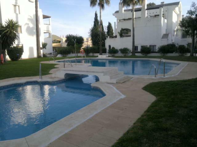 Urb. Pelikan Park Calle Sabinillas Nº 3 Apartamento *