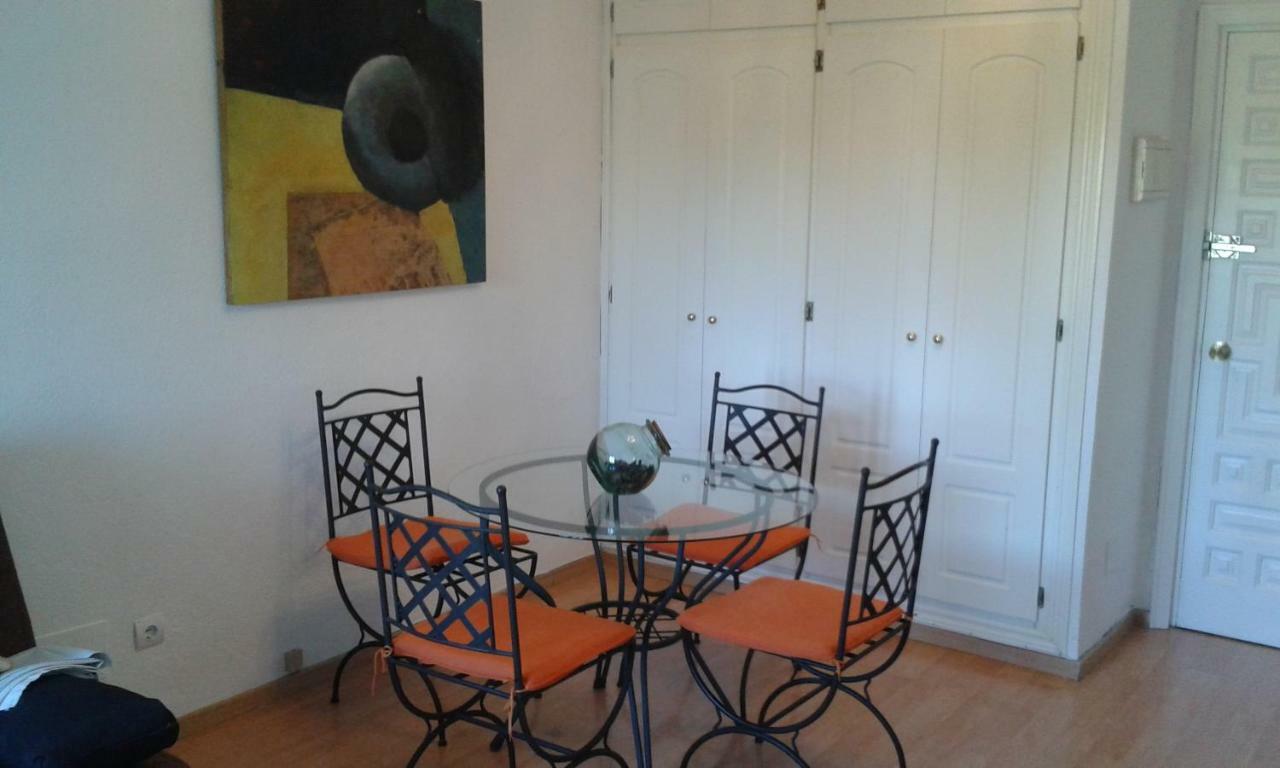 Apartamento Amueblado Estepona-marbella Un Dormitorio, 2 Camas, Sofa Cama Salon, A 1 Km Playa, Cortas Temporadas. Apartment *