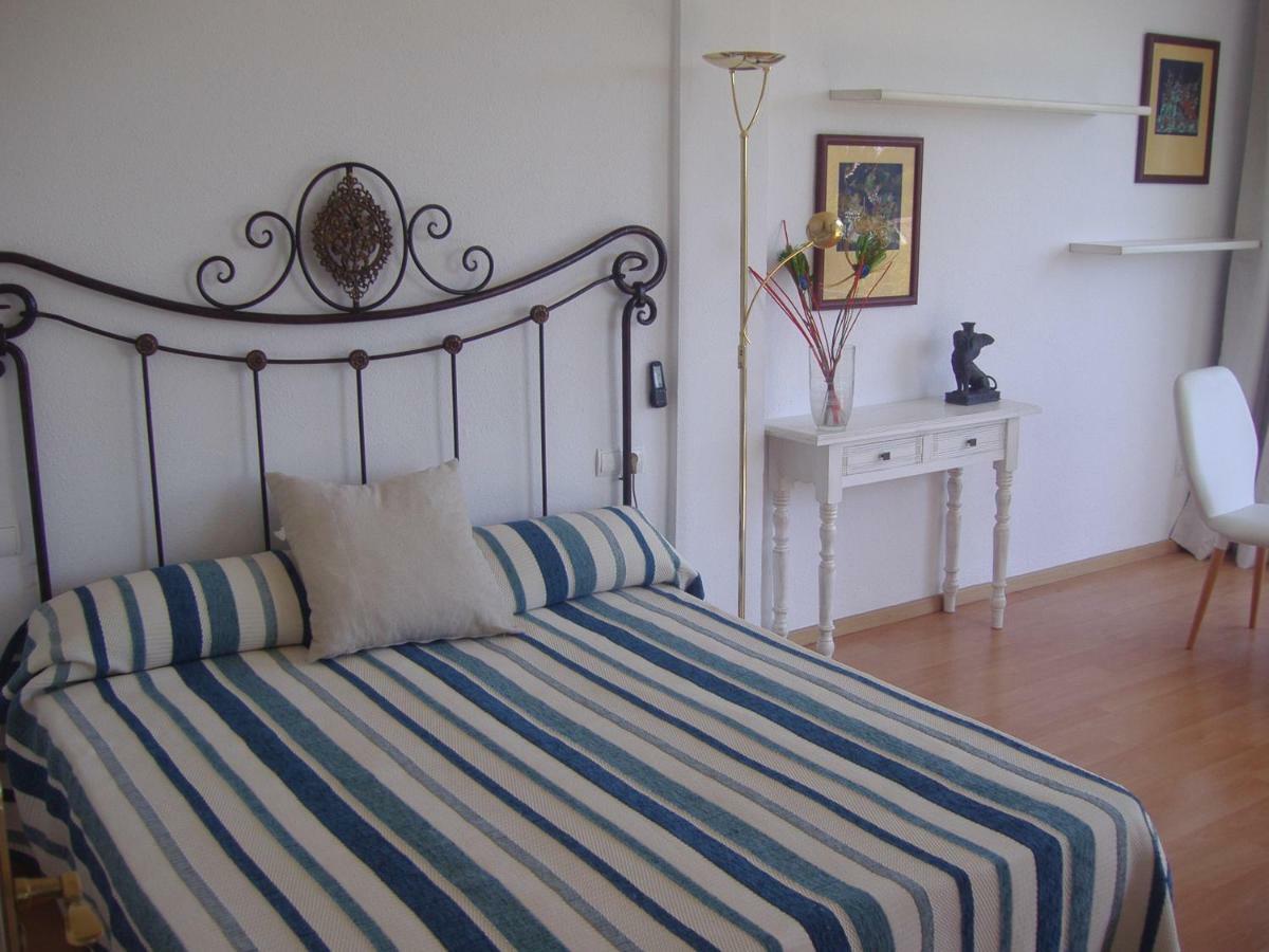 Apartment Apartamento Amueblado Estepona-marbella Un Dormitorio, 2 Camas, Sofa Cama Salon, A 1 Km Playa, Cortas Temporadas. Estepona