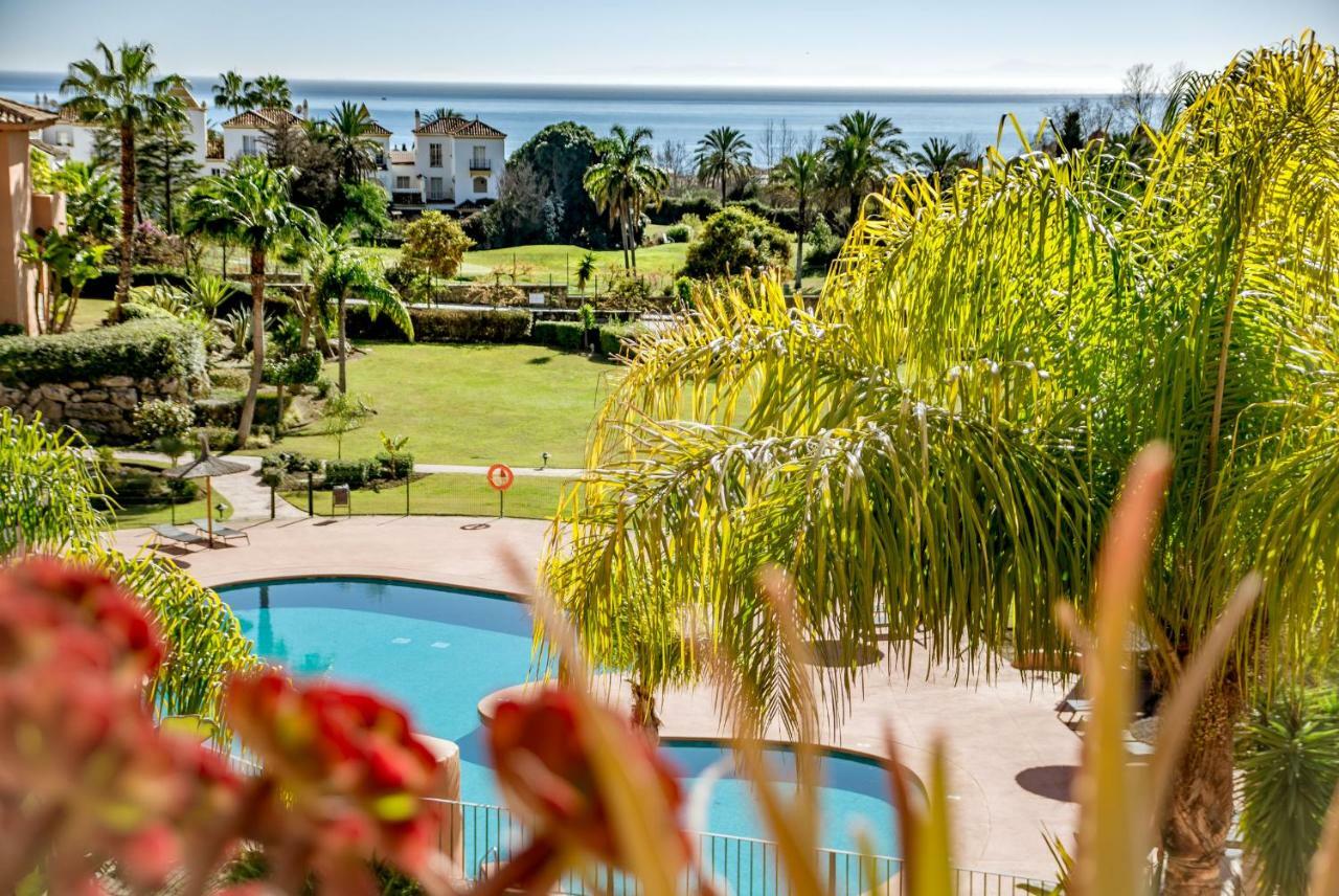 Seaview Luxury Penthouse 24 Hour Security And Underground Parking Estepona
