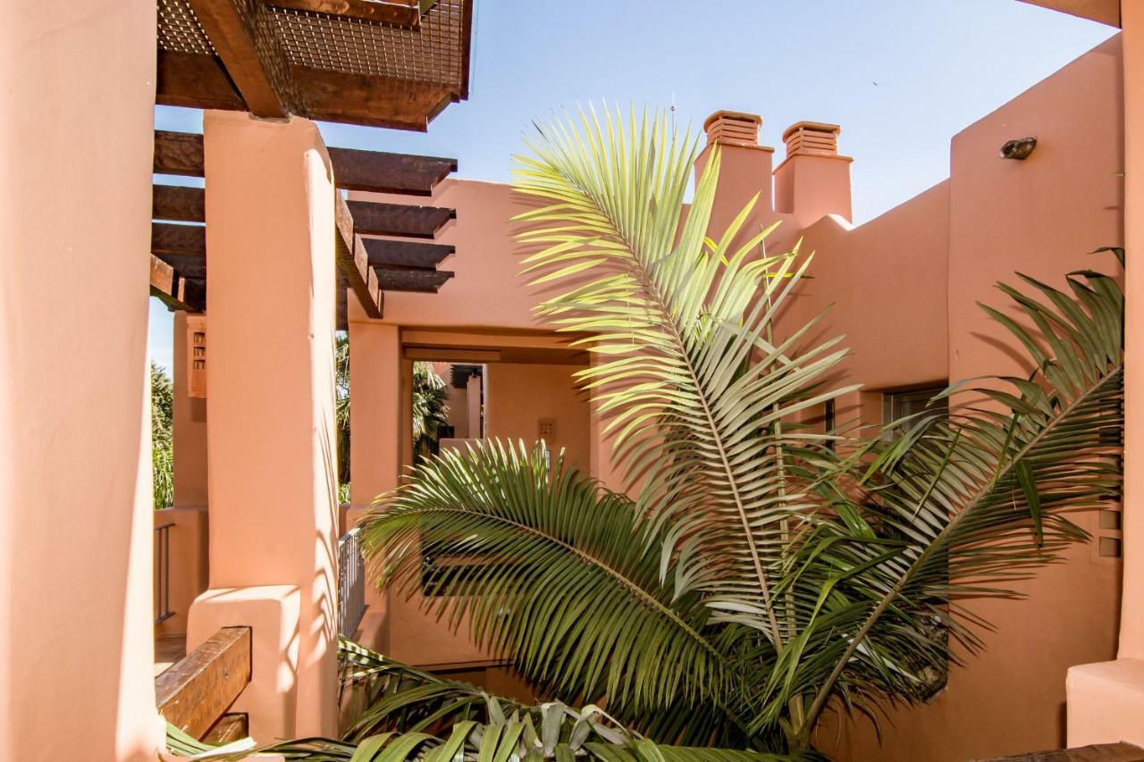 Seaview Luxury Penthouse 24 Hour Security And Underground Parking Apartment *