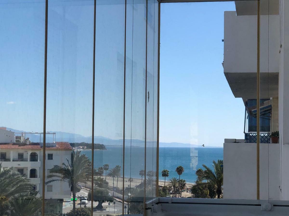 El Faro Puerto Estepona