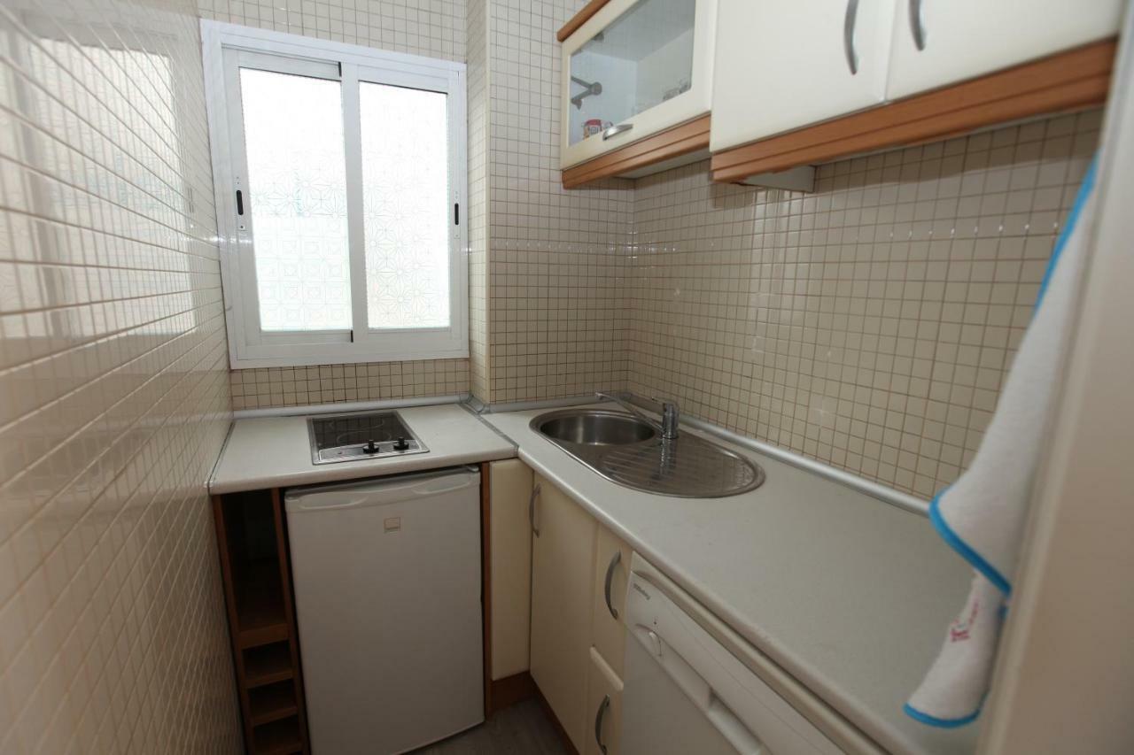 Apartment Apartamento Amueblado Estepona-marbella Un Dormitorio, 2 Camas, Sofa Cama Salon, A 1 Km Playa, Cortas Temporadas. *