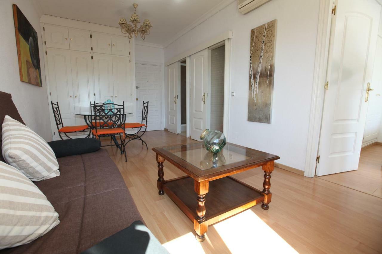 Apartment Apartamento Amueblado Estepona-marbella Un Dormitorio, 2 Camas, Sofa Cama Salon, A 1 Km Playa, Cortas Temporadas. *