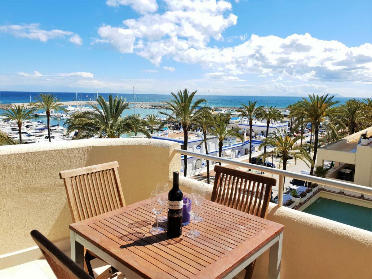 Fantastic In Front Of The Sea & Marina *