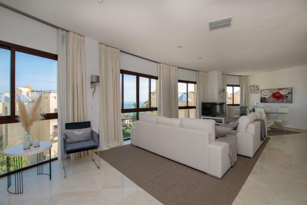 Bellavista Marbella - Stunning Beachside Luxury Penthouse Apartment Estepona
