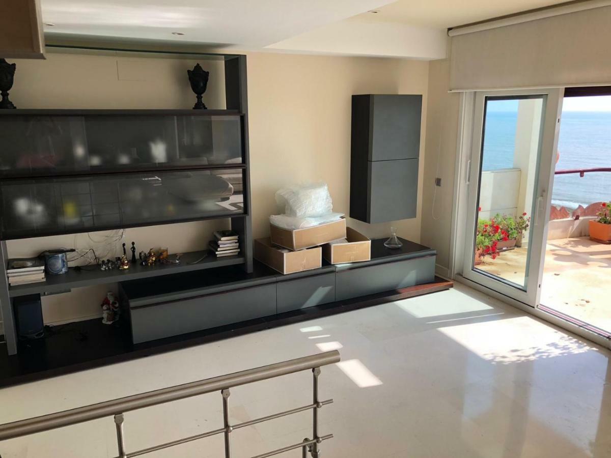 Atico-duplex Primera Linea De Playa En El Centro De * Estepona