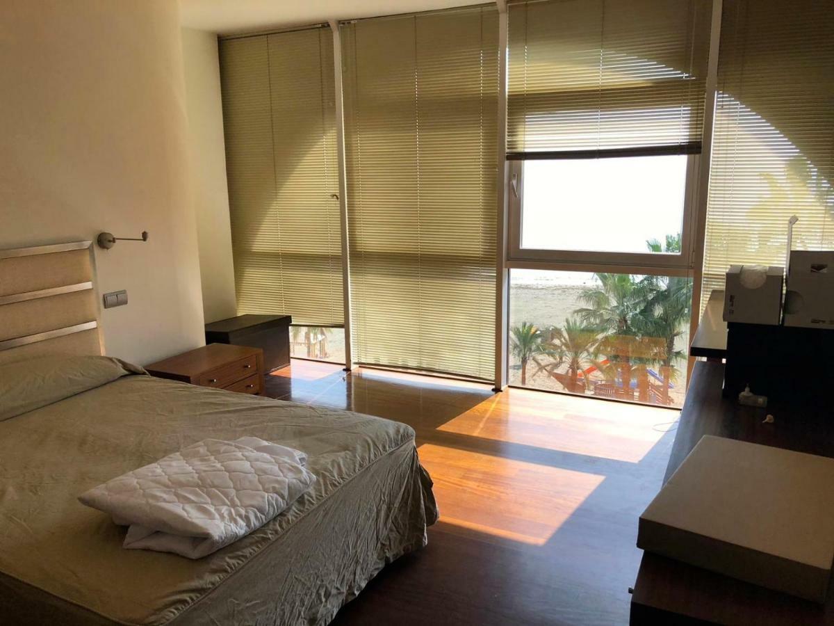 Apartamento Atico-duplex Primera Linea De Playa En El Centro De