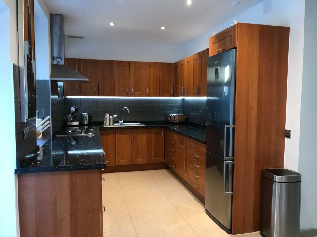 Villa With Heated Pool And Jacuzzi Close To Puerto Banus And *